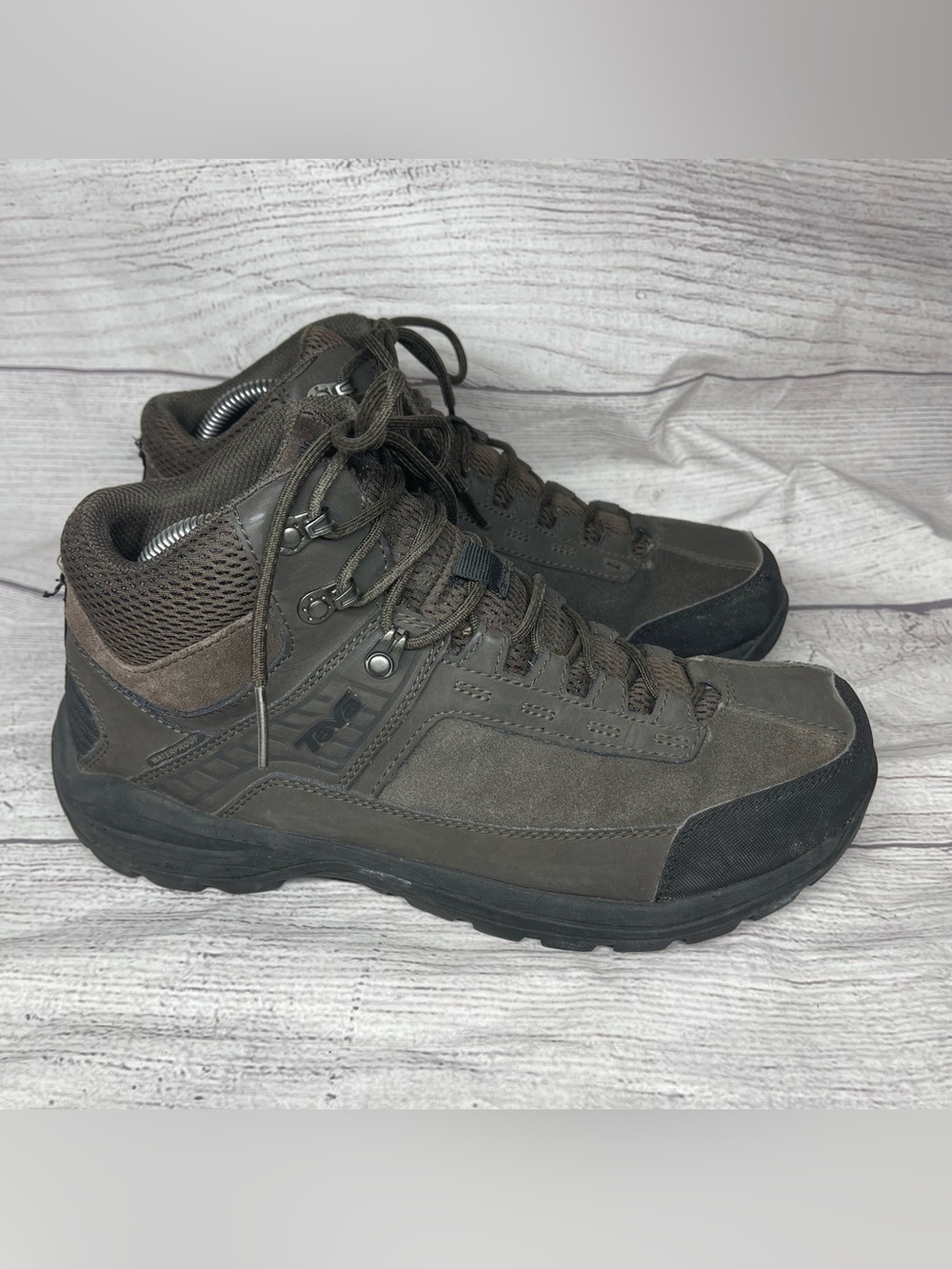 Teva Gannett Mid Men’s 9.5 Brown Waterproof Hiking Boots